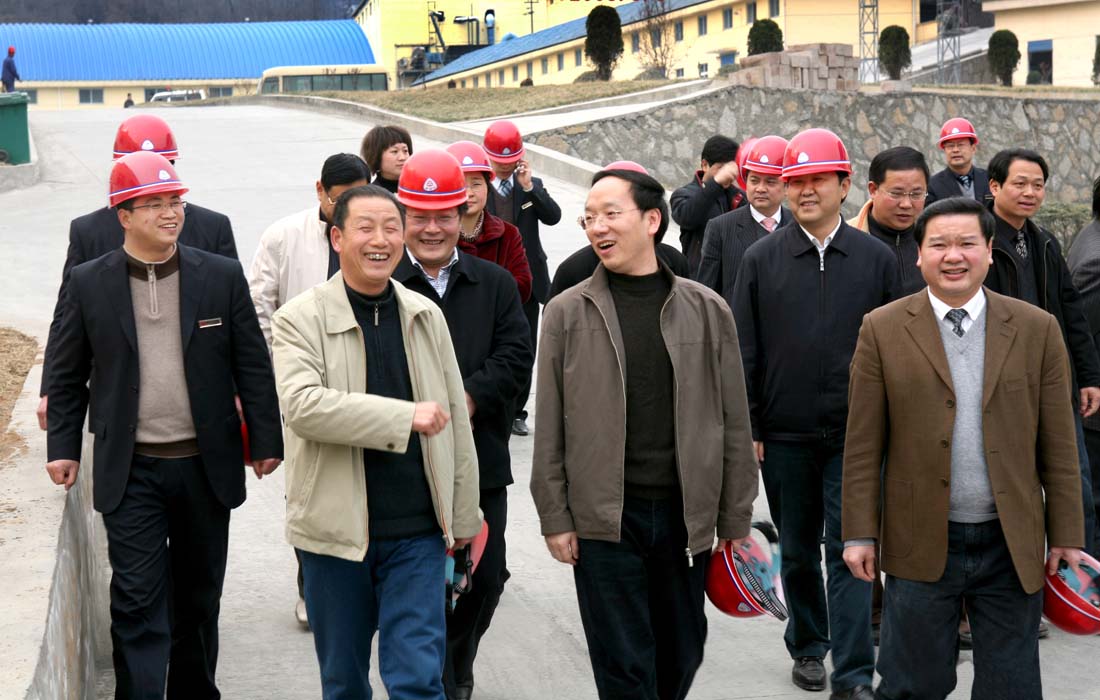 2008年3月，宜昌市市長(zhǎng)李樂成到東圣集團(tuán)調(diào)研。